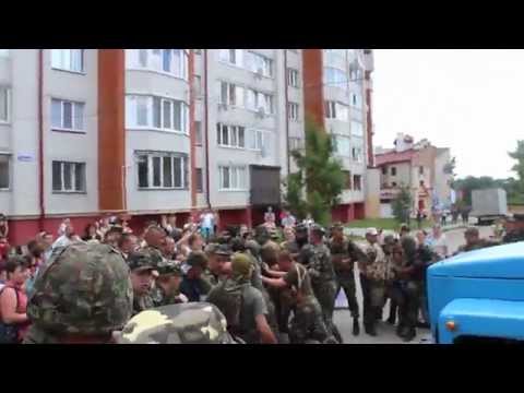 Youtube: Відправка тернопільських вояків з батальйону тероборони