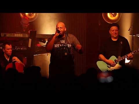 Youtube: Moses Pelham - Nicht ohne sie (live in Frankfurt) (Official 3pTV)