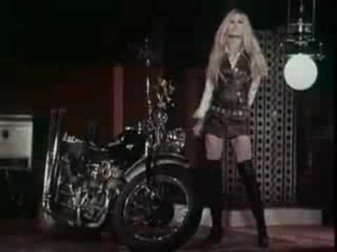 Youtube: Brigitte Bardot - Harley Davidson
