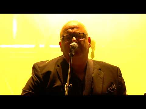 Youtube: PIXIES - Caribou (Live at Positivus Festival 2017)