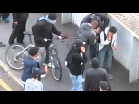 Youtube: london riots thugs steal from mans rucksack