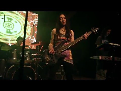 Youtube: "Sultana" - Ozric Tentacles, Live @ Le Badaboum