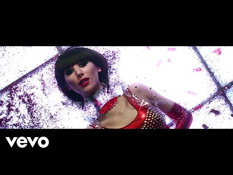 Youtube: Yeah Yeah Yeahs - Heads Will Roll (Official Music Video)