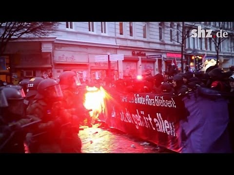 Youtube: Demo eskaliert: Krawalle um Rote Flora in Hamburg