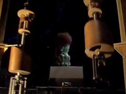 Youtube: Björk Gravity Harp at Solstice in Le Zenith, Paris