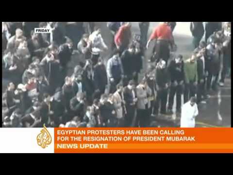 Youtube: Police attack praying Egyptians