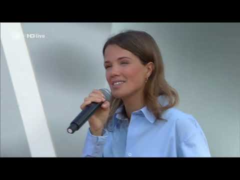 Youtube: Söhne Mannheims feat. Clara Louise - Hauptgewinn - ZDF Fernsehgarten 17.09.2023