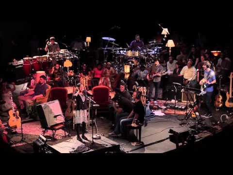 Youtube: Snarky Puppy feat. Jayna Brown - I'll Do Me (Family Dinner - Volume One)