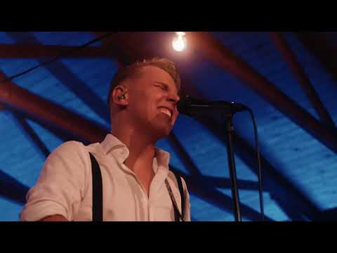 Youtube: Komiat - Juokse sinä humma | Lavatanssit Särkän lavalla 2024