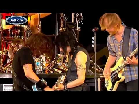 Youtube: Joan Jett & The Foo Fighters - Bad Reputaion & I Love Rock N Roll HD