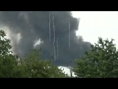Youtube: Malaysia Airlines debris seen falling from the sky in Ukraine