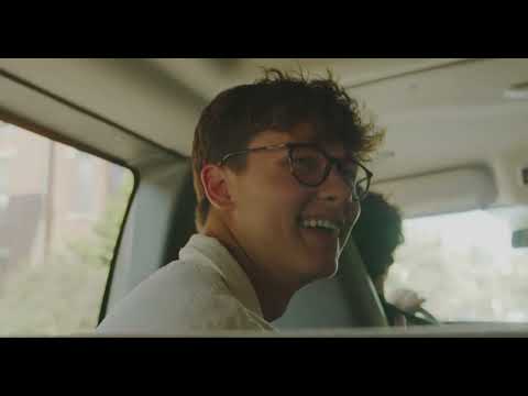 Youtube: David Kushner - Look Back & Laugh [Official Tour Video]