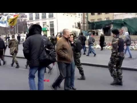 Youtube: Киев. 16 марта. Правый сектор бегает с боевым оружием