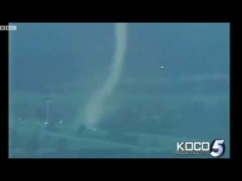 Youtube: UFO Tornado Oklahoma May 2011 2
