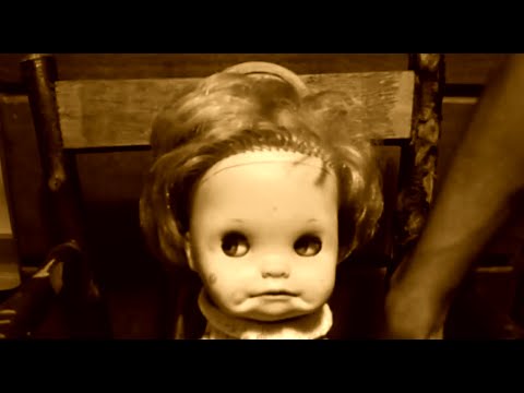 Youtube: Creepiest Doll Ever - Changes Faces and Moves Eyes