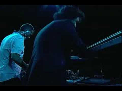Youtube: Thievery Corporation - Sound the Alarm (Live)
