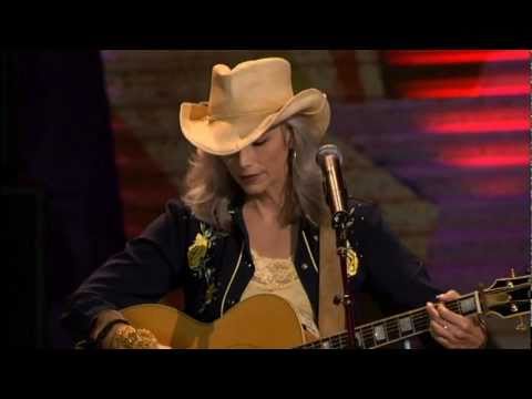 Youtube: Emmylou Harris - Red Dirt Girl (Live at Farm Aid 2005)