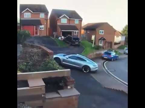 Youtube: Porsche Taycan whoops crash at home