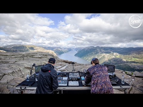 Youtube: Einmusik b2b Jonas Saalbach live at Preikestolen in Norway for Cercle