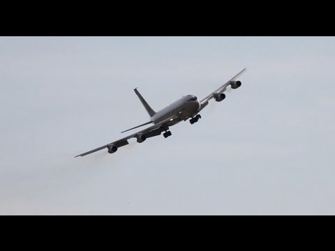 Youtube: GREAT VISUAL APPROACH ! BOEING 707