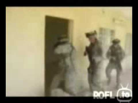 Youtube: Tür gegen Soldat