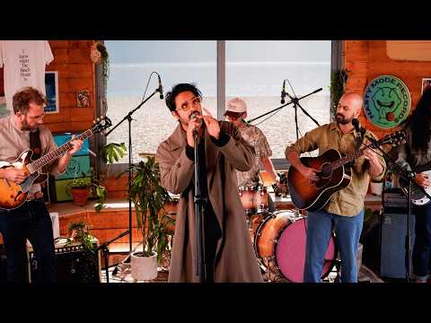 Youtube: Young The Giant - 'Bitter Fruit' | Live From The Beach House