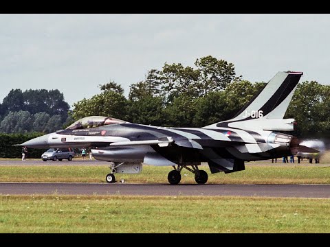 Youtube: F-16 Fighting Falcon (RNLAF) performing a Touch and Go and Firing Flares (MilitaryAircraft.de)