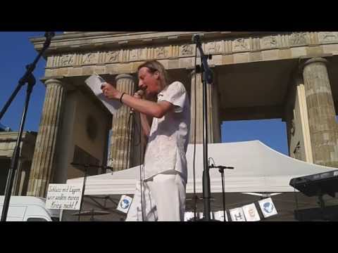 Youtube: Lars Mährholz auf der Montagsmahnwache am Brandenburger Tor in Berlin am 09.06.14