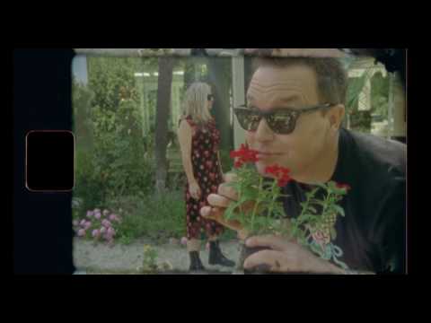 Youtube: blink-182 - Home Is Such A Lonely Place [MUSIC VIDEO]