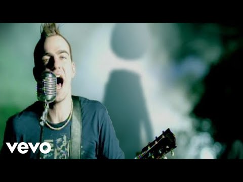 Youtube: Three Days Grace - I Hate Everything About You (Official Video)