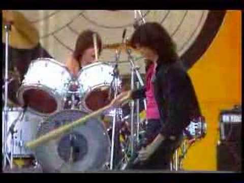 Youtube: Ramones - Beat On The Brat Live San Bernardino