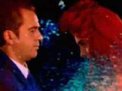 Youtube: Peter Gabriel & Sinead O'Connor - Blood Of Eden