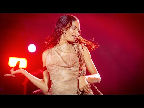 Youtube: Elodie - Black Nirvana (#rilive Napoli 2024)