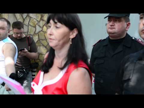 Youtube: Луганск.20.05.2014.Обращение солдатских матерей к господину Турчинову.