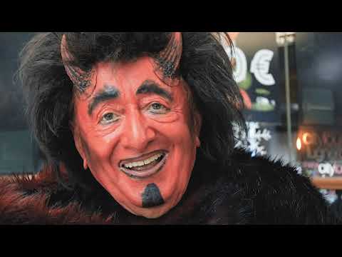 Youtube: EAV x Paul Pizzera - Einer muss der Krampus sein (Offizielles Video)