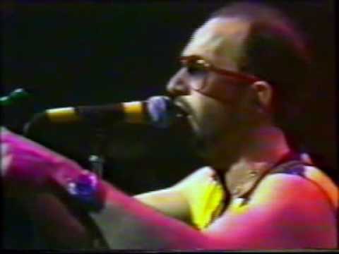 Youtube: Manfred Mann's Earth Band - Davy's on the road again (Live)