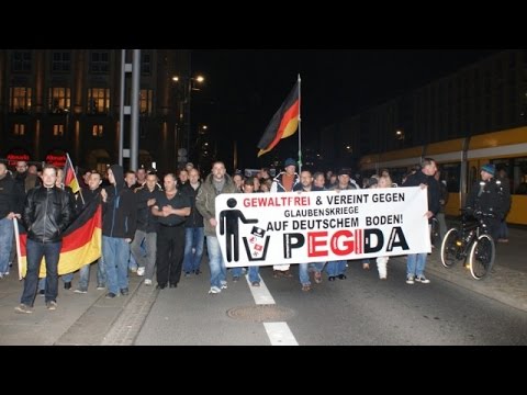 Youtube: LIVE: camera in the heart of PEGIDA’s Dresden demo (23 Mar)