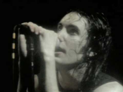 Youtube: Nine Inch Nails: Hurt (live) (1995)