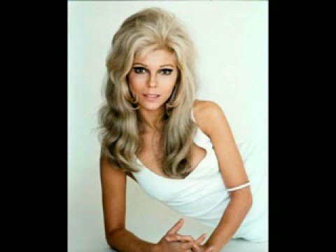 Youtube: Nancy Sinatra - It Ain't Me Babe