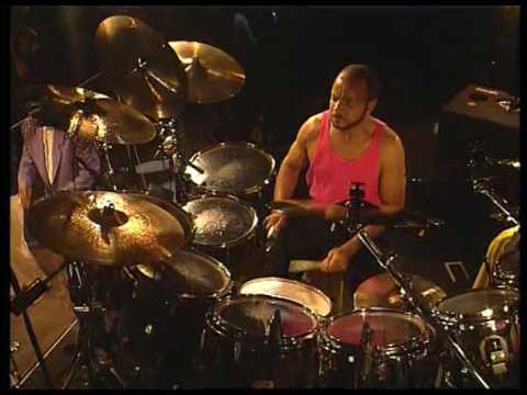 Youtube: Phil Collins - Take me Home (live 1990) - Chester Thompson Drum cam