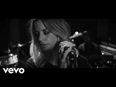 Youtube: Gin Wigmore - Black Parade - Live NYC Sessions (Official Video)