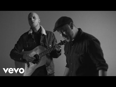 Youtube: Milow - Lay Your Worry Down (feat. Matt Simons) - Official Music Video