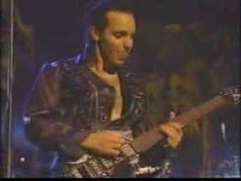 Youtube: Joe Satriani - Surfing with the Alien