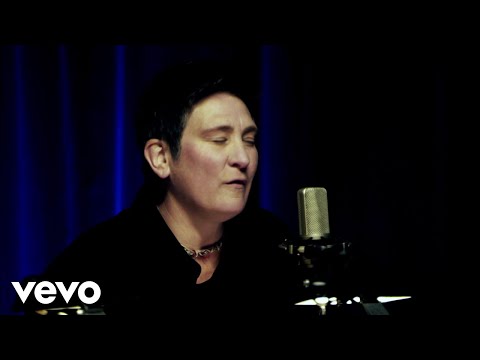 Youtube: Tony Bennett, k.d. lang - Blue Velvet (from Duets II: The Great Performances)