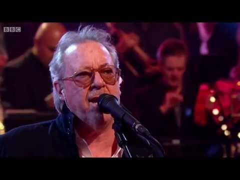 Youtube: Boz Scaggs - Lowdown (Jools Annual Hootenanny 2015)