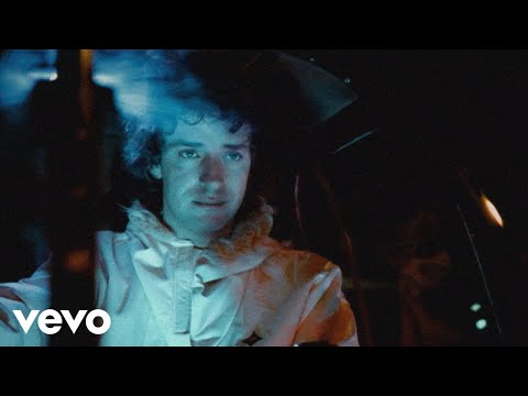 Youtube: Gustavo Cerati - Puente (Official Video)