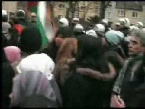 Youtube: Gaza Demo Duisburg 17.01.2009 Flagge Brennt
