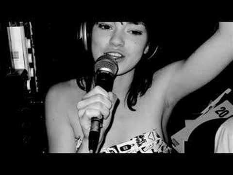 Youtube: Uffie - Pop the glock