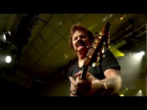 Youtube: Doobie Brothers - Long Train Running HD (Live)