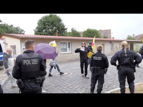 Youtube: AfD-Treffen: Teilnehmer attackieren Journalisten | Übermedien.de